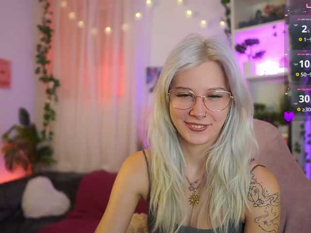 EmilySwan live cam on BongaCams