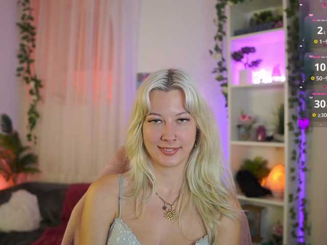 EmilySwan live cam on BongaCams