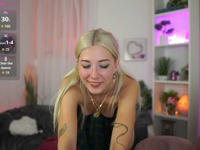 EmilySwan live cam on BongaCams