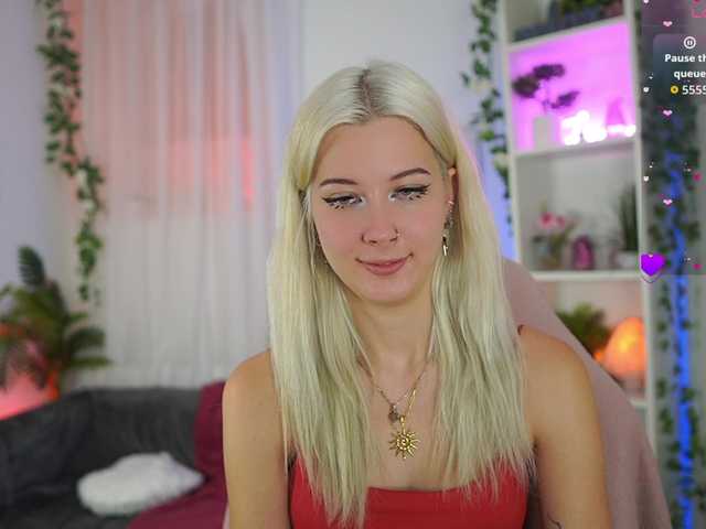 EmilySwan live cam on BongaCams