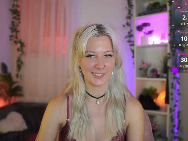 EmilySwan live cam on BongaCams