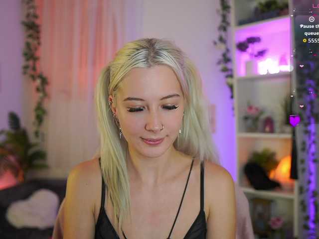 EmilySwan live cam on BongaCams