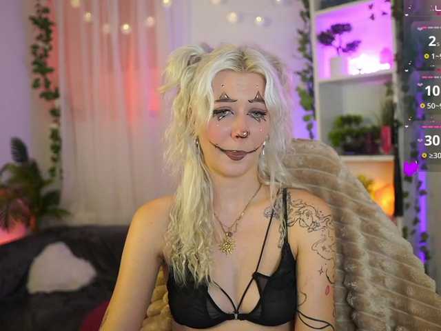 EmilySwan live cam on BongaCams