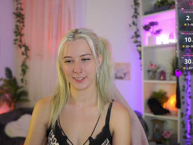 EmilySwan live cam on BongaCams