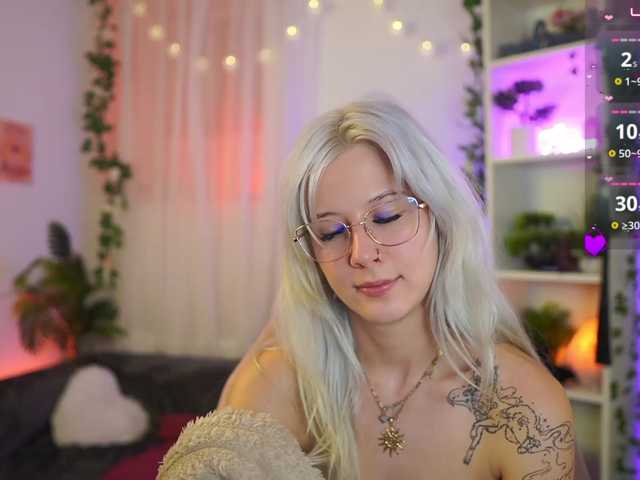 EmilySwan live cam on BongaCams