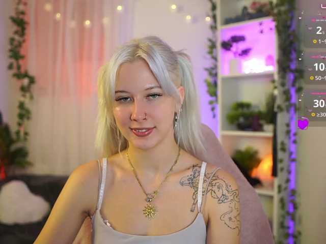 EmilySwan live cam on BongaCams