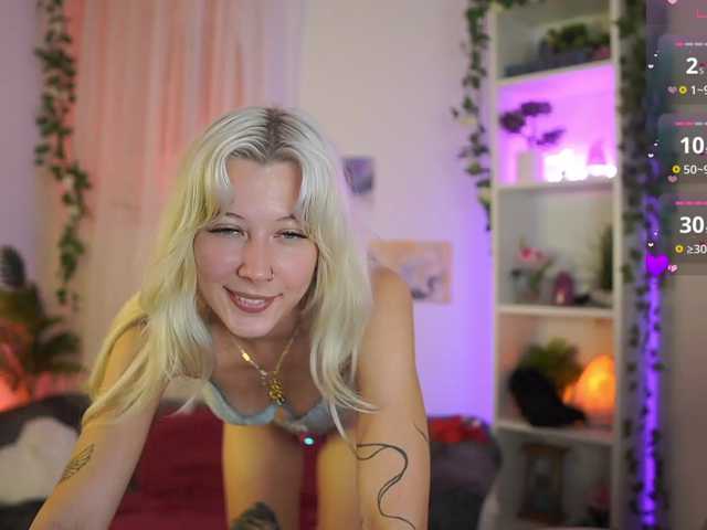 EmilySwan live cam on BongaCams
