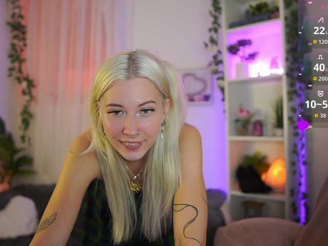 EmilySwan live cam on BongaCams