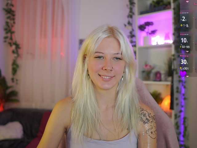 EmilySwan live cam on BongaCams