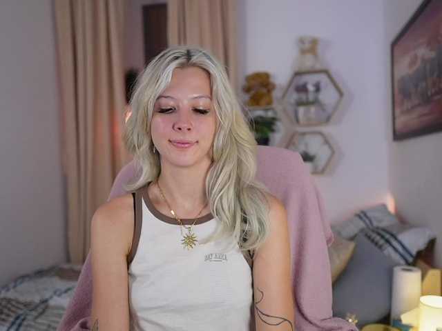 EmilySwan live cam on BongaCams