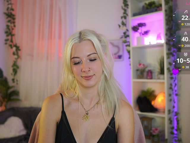 EmilySwan live cam on BongaCams