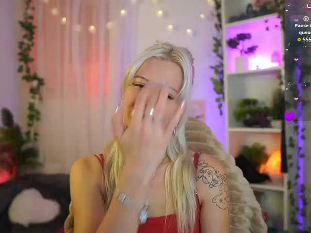 EmilySwan live cam on BongaCams
