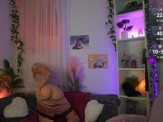 EmilySwan live cam on BongaCams
