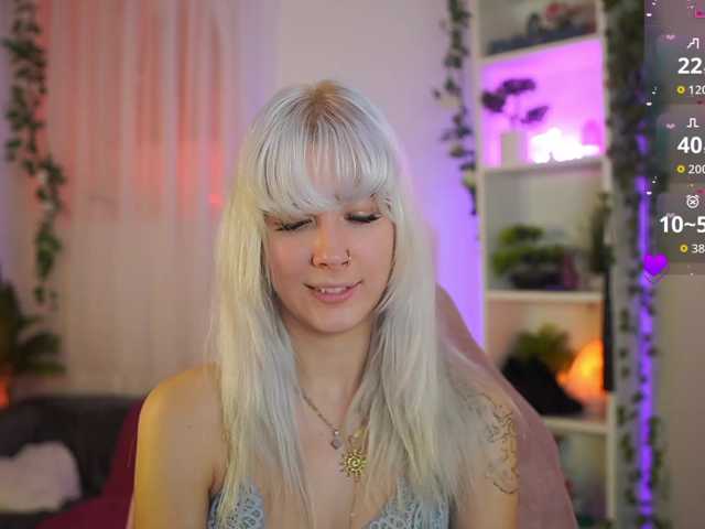 EmilySwan live cam on BongaCams