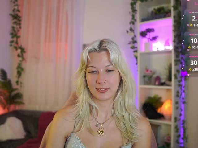 EmilySwan live cam on BongaCams