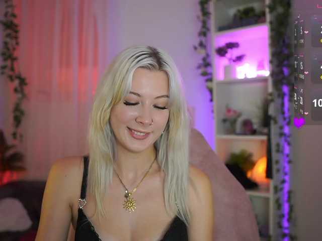EmilySwan live cam on BongaCams