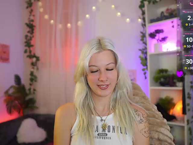 EmilySwan live cam preview