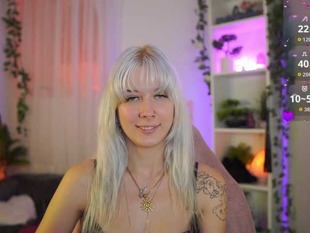 EmilySwan live cam on BongaCams