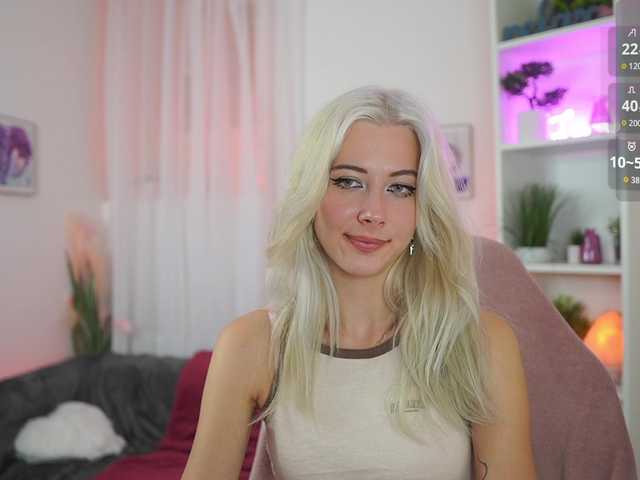 EmilySwan live cam on BongaCams
