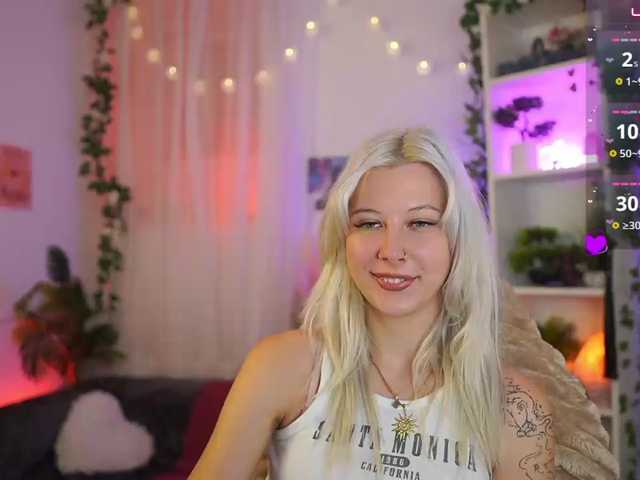 EmilySwan live cam preview