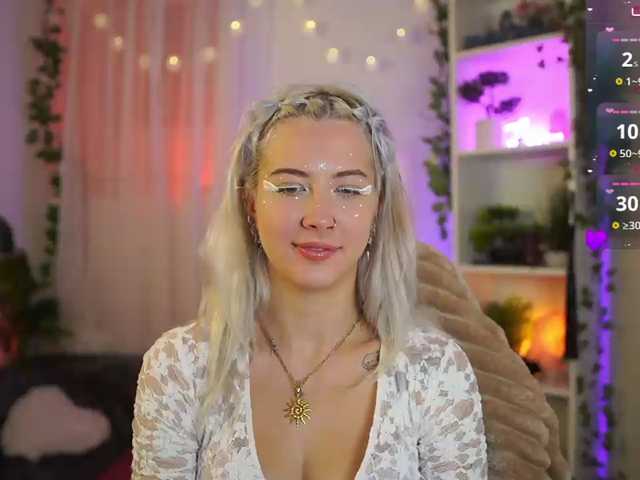EmilySwan live cam on BongaCams