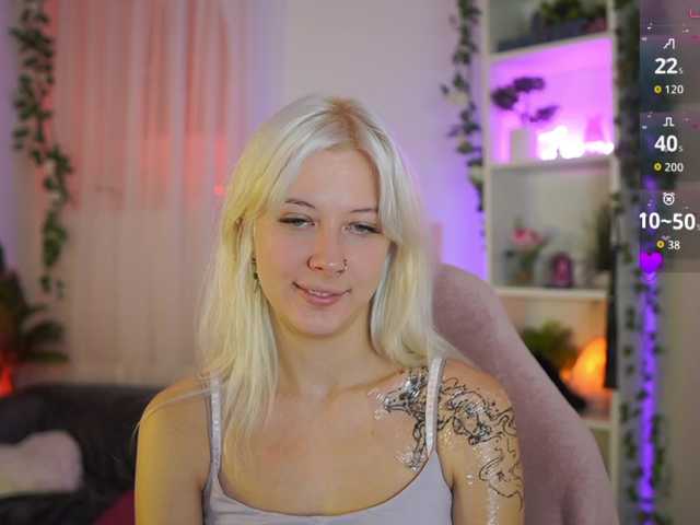 EmilySwan live cam on BongaCams