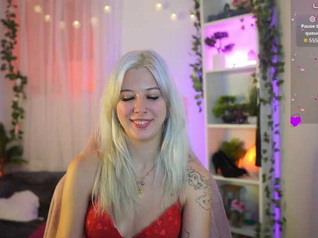 EmilySwan live cam on BongaCams