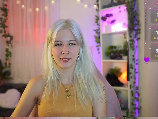 EmilySwan live cam on BongaCams