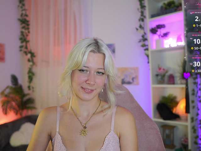 EmilySwan live cam on BongaCams