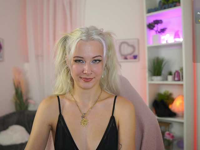 EmilySwan live cam on BongaCams