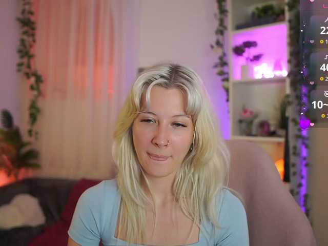 EmilySwan live cam on BongaCams