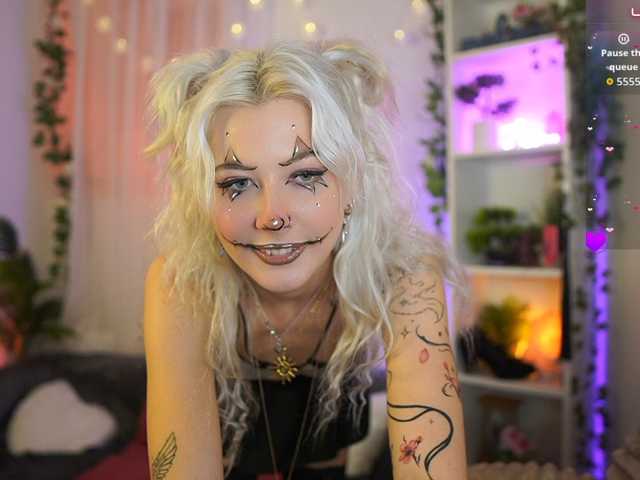 EmilySwan live cam on BongaCams