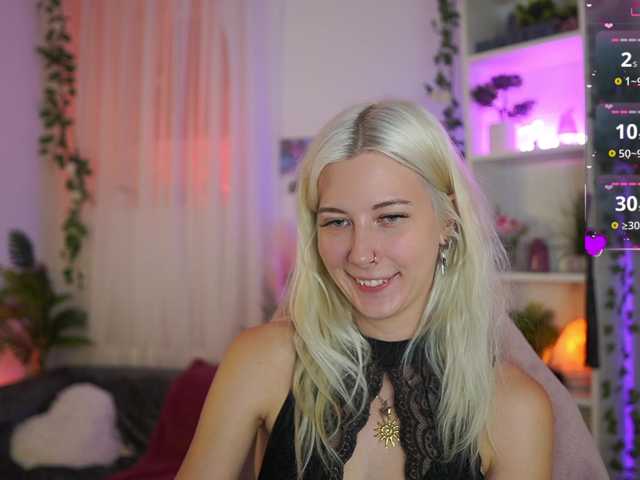 EmilySwan live cam on BongaCams
