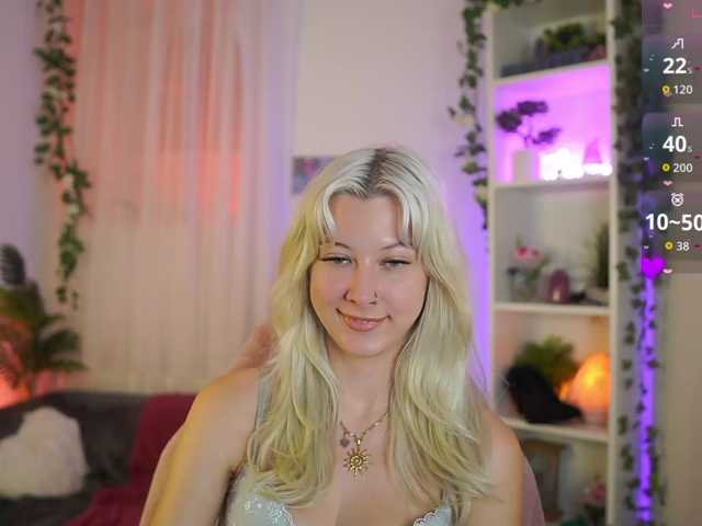 EmilySwan live cam on BongaCams