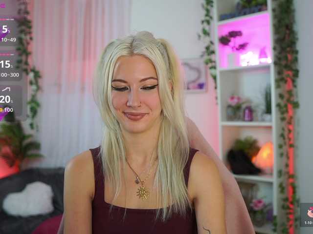 EmilySwan live cam on BongaCams