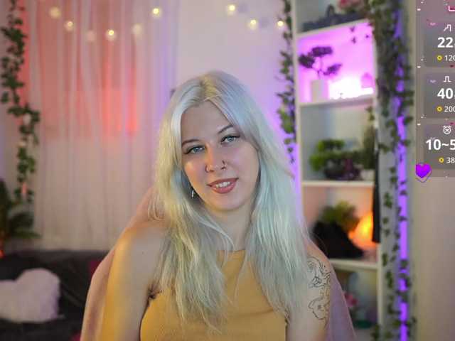 EmilySwan live cam on BongaCams