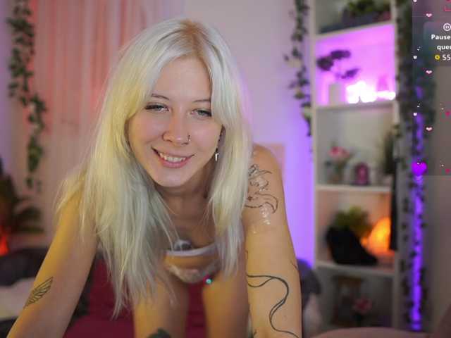EmilySwan live cam on BongaCams