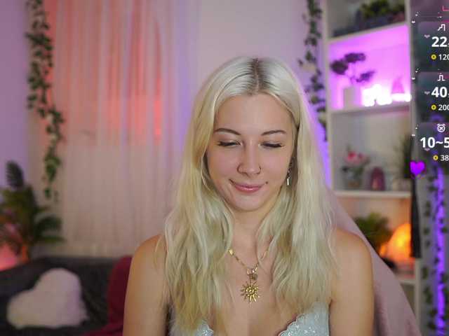 EmilySwan live cam on BongaCams