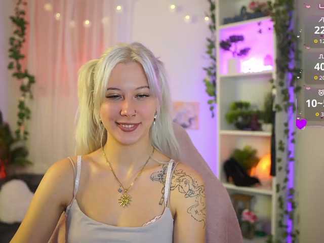 EmilySwan live cam on BongaCams