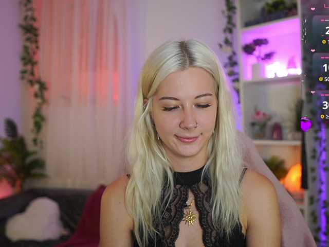 EmilySwan live cam on BongaCams