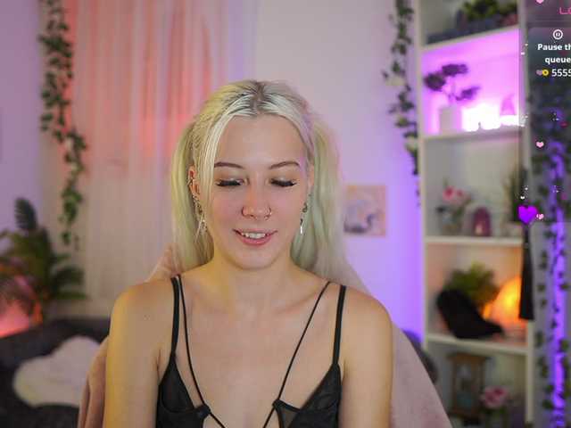 EmilySwan live cam on BongaCams