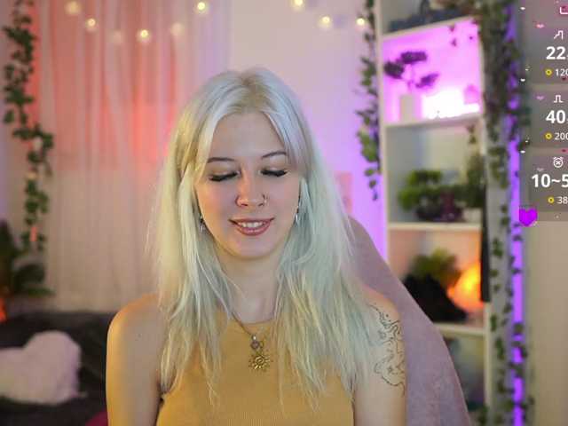 EmilySwan live cam on BongaCams