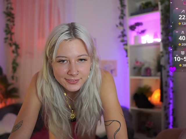 EmilySwan live cam on BongaCams