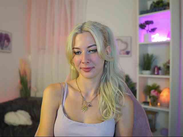 EmilySwan webcam