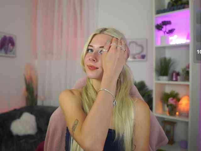 EmilySwan webcam