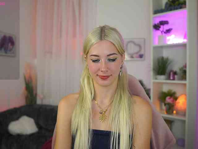 EmilySwan webcam