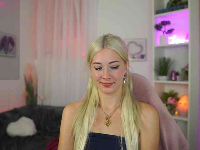 EmilySwan webcam