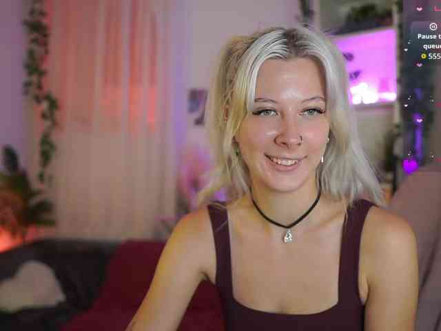 EmilySwan webcam