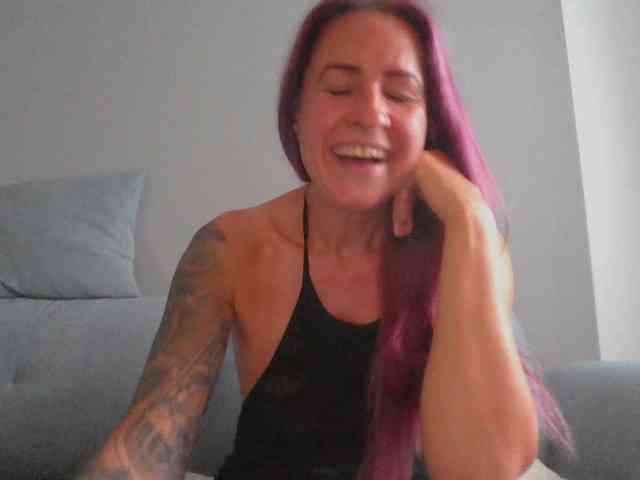 GermanMilfJasmin webcam