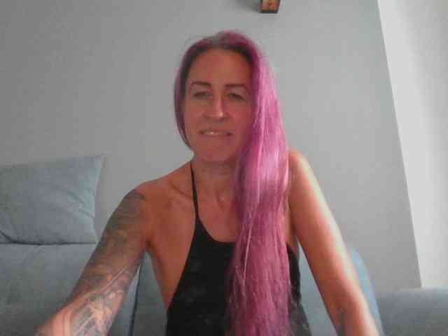 GermanMilfJasmin webcam